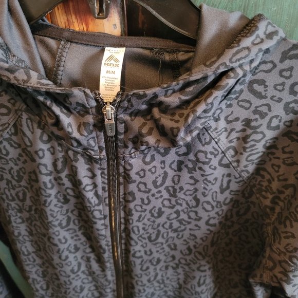 Womens Reebok animal print Hoodia  M - Picture 3 of 4